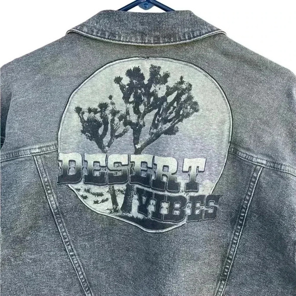 WILD FABLE women’s black denim oversized jacket size M with costume design USED - Picture 3 of 6